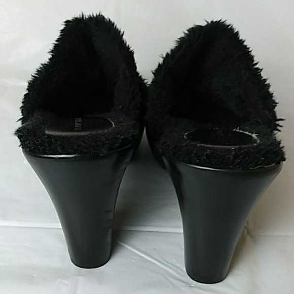 Tommy Hilfiger slip on faux fur lined clogs - Picture 4 of 8